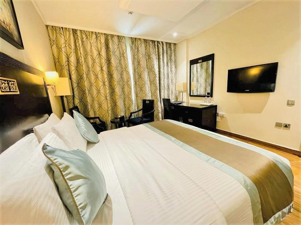 Smana Hotel Al Raffa Dubai Exterior foto