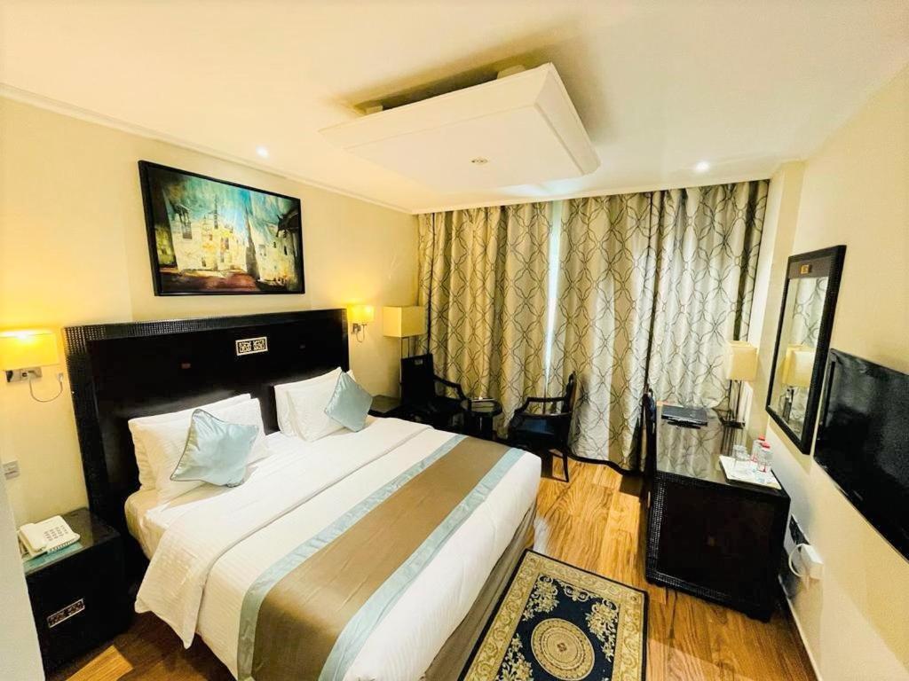 Smana Hotel Al Raffa Dubai Exterior foto